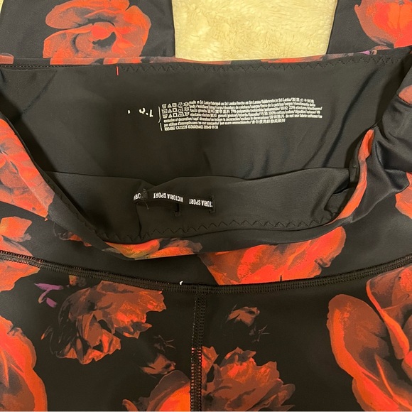 Victoria's Secret Victoria Sport Floral Leggings - Picture 3 of 10